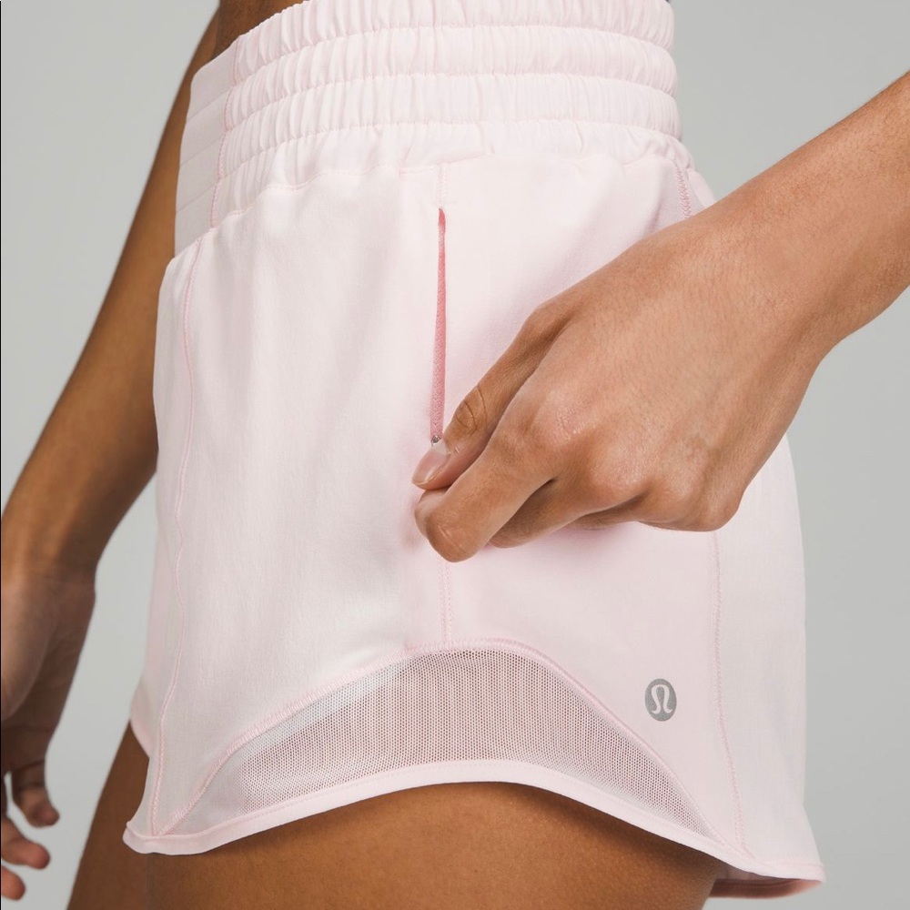 NWT lululemon Hotty Hot HR shorts size 4